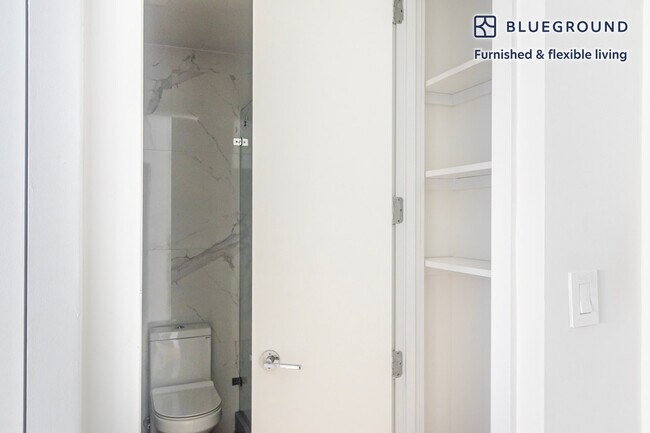 Building Photo - 227 E 59th St