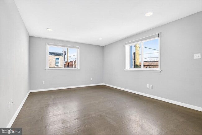 Building Photo - 2579 Memphis St