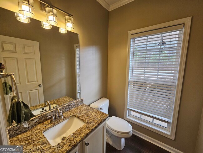 Building Photo - 31 Ridgeview Dr