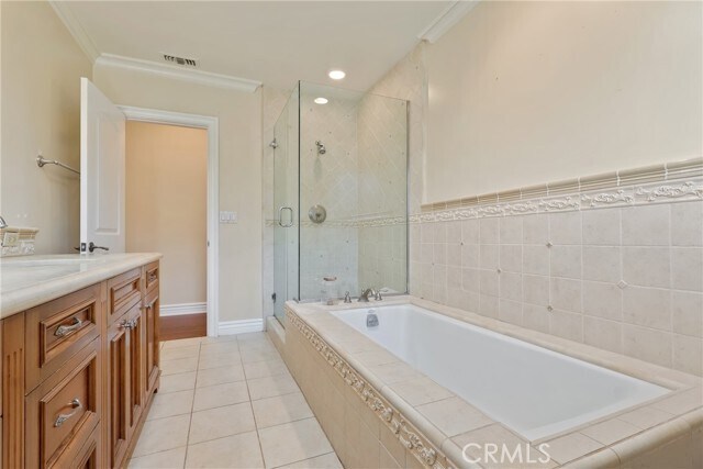 Building Photo - 4002 Admirable Dr