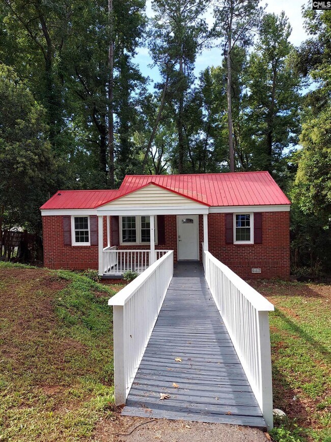 Primary Photo - 102 Dundee Ln