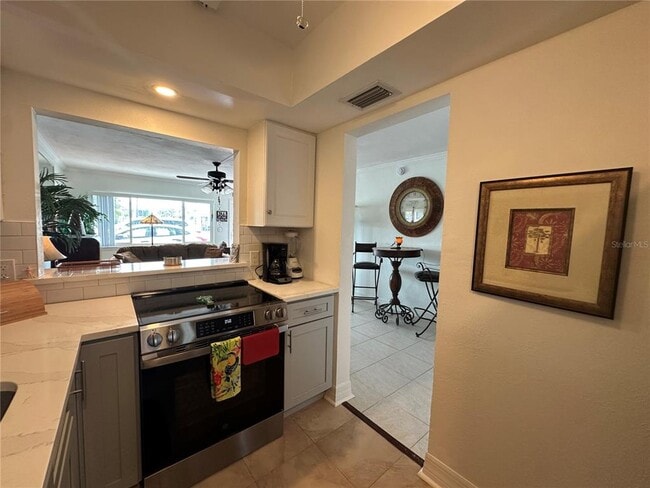 Building Photo - 6161 Gulf Winds Dr