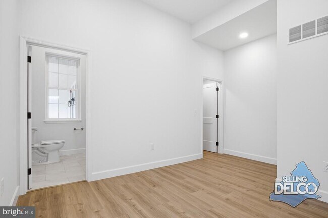 Building Photo - 100 W Front St