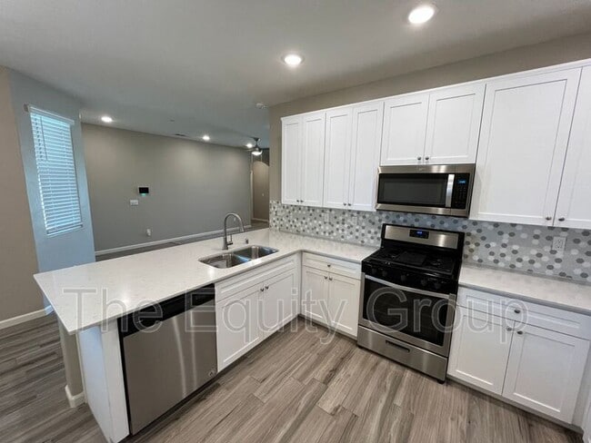 Building Photo - 4526 W Flagstaff Ave