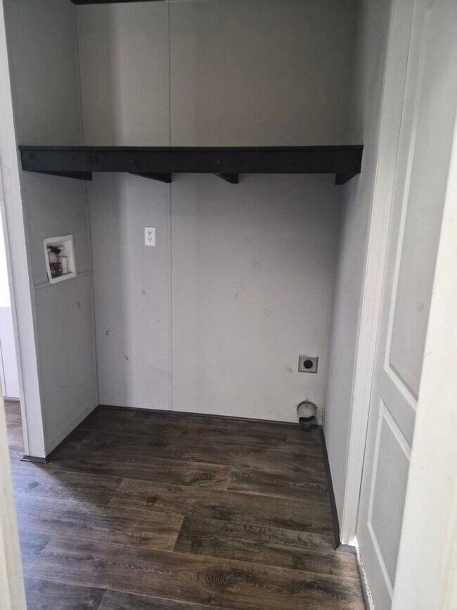 Building Photo - Heiskell 37754 - 3 bedroom, 2 bath home - Call Lisa Vineyard (865) 216-9334