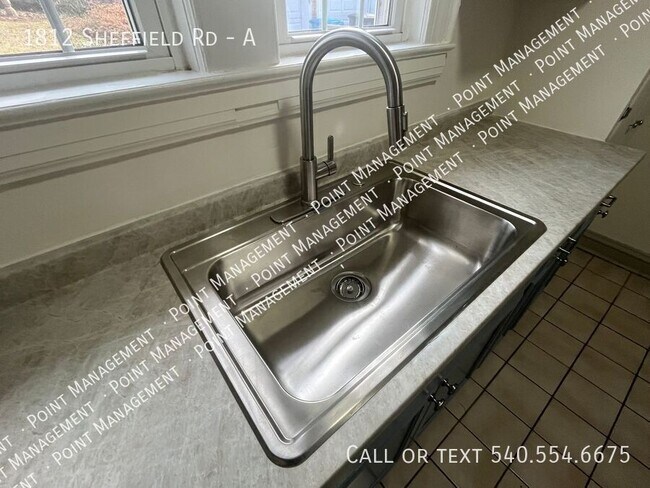 Building Photo - 1812 Sheffield Rd SW