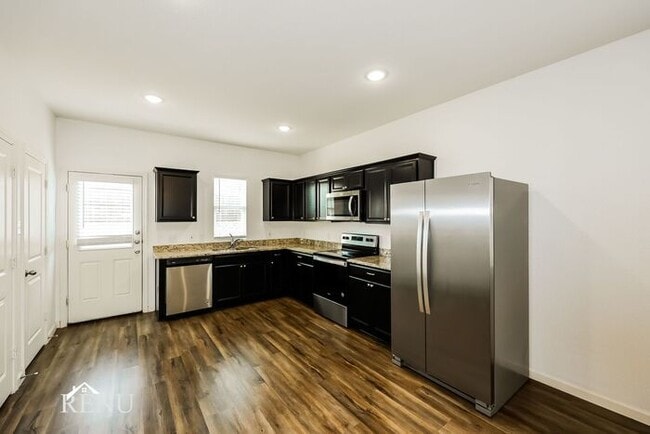 Building Photo - 6029 Mojave Dr