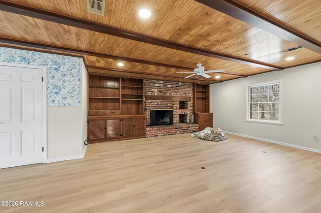 Building Photo - 1401 E Bayou Pkwy