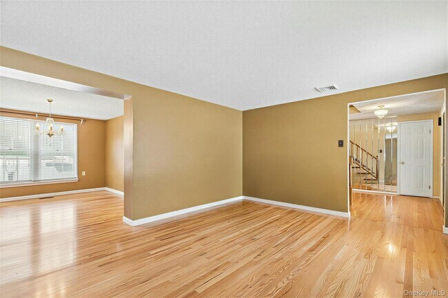 Building Photo - 21 Foreston Cir