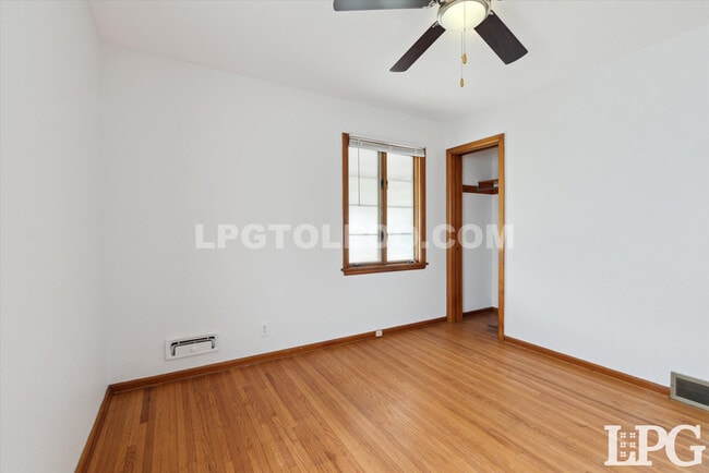 Building Photo - 3132 Mulberry St
