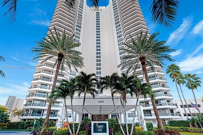 Building Photo - 19101 NE 36th Pl