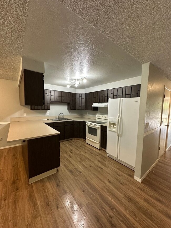 Primary Photo - Ready first of June / 3 bedroom 2 bathroom...