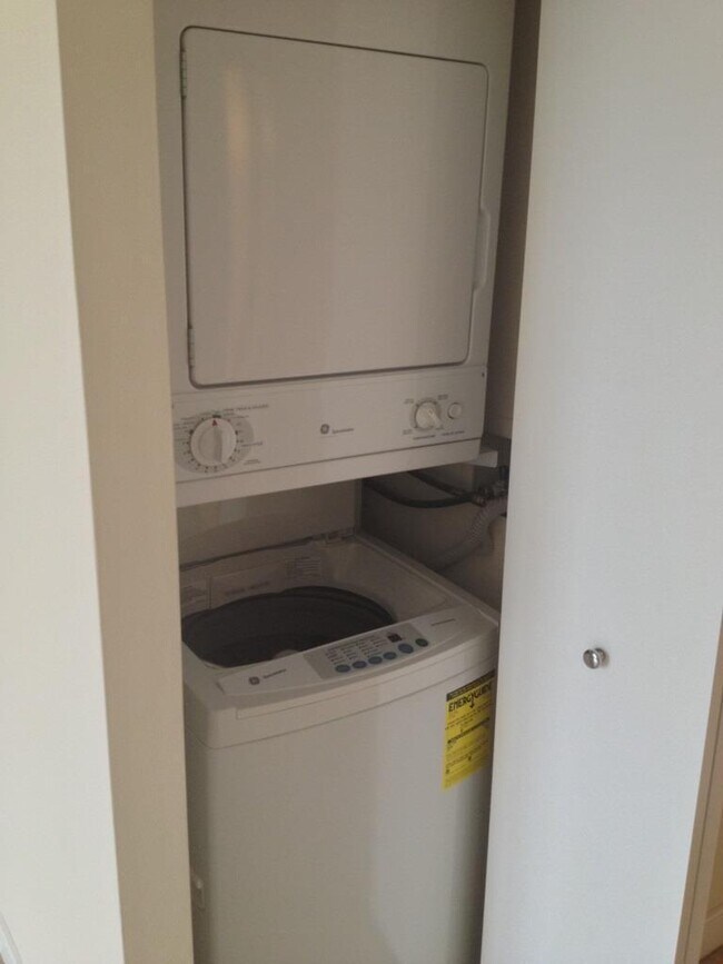 Building Photo - Condo at The Chase in Downtown Bethesda!  Pool, Balcony & Next to Metro!