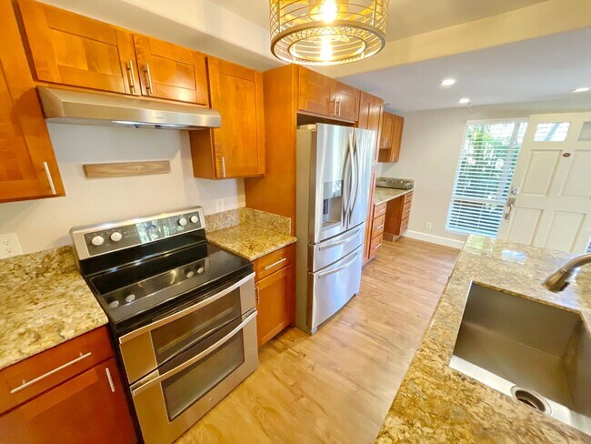 Building Photo - Elegantly Updated Unfurnished Kihei Villages 2 bedroom 1.5 Bathroom - One assigned parking stall