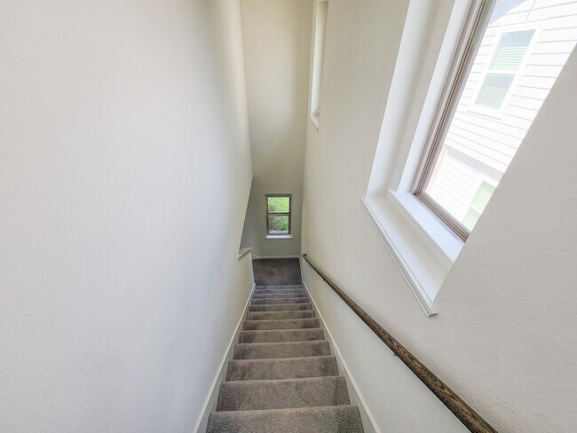 Building Photo - 727 Hardwood Grv Ct