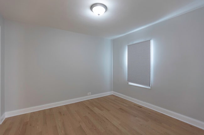 Building Photo - 3948 N Olcott Ave