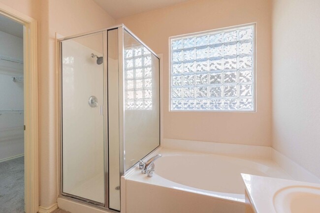 Building Photo - 509 Foxford Run Dr