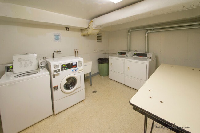 Building Photo - 2423 Ogden Ave