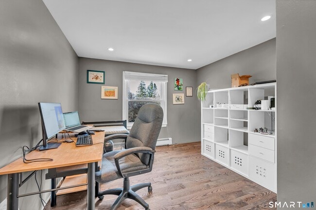 Building Photo - 10 Grove Pl