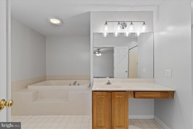 Building Photo - 710 Miriam Ln