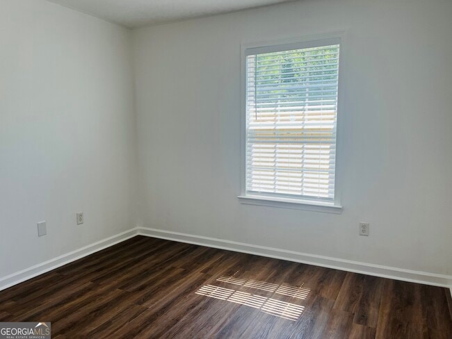 Building Photo - 306 Lenox Cir