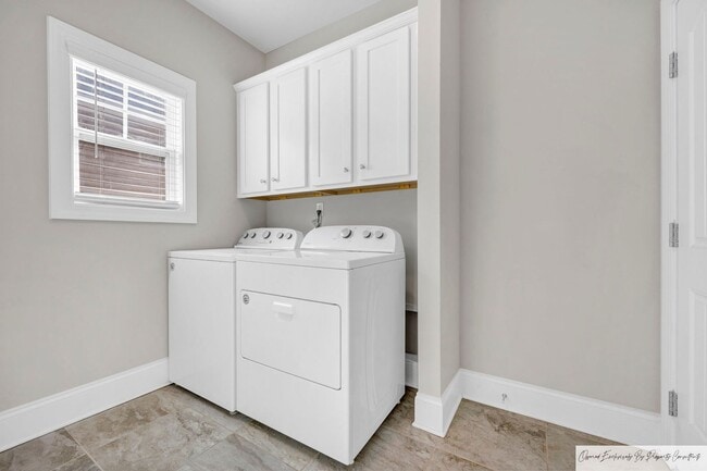 Building Photo - ONE STORY EXECUTIVE HOME READY FOR YOU IN REGATTA FOREST