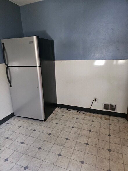 Building Photo - 26 Cooper Ave