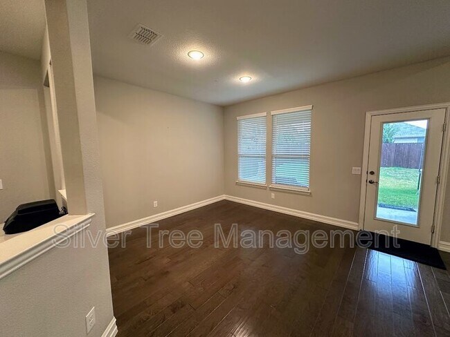 Building Photo - 1104 Pinnacle Ridge Rd