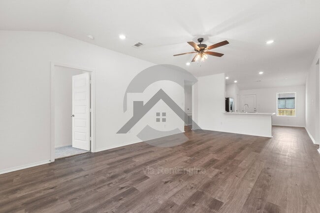 Building Photo - 11 E Reliance Ct
