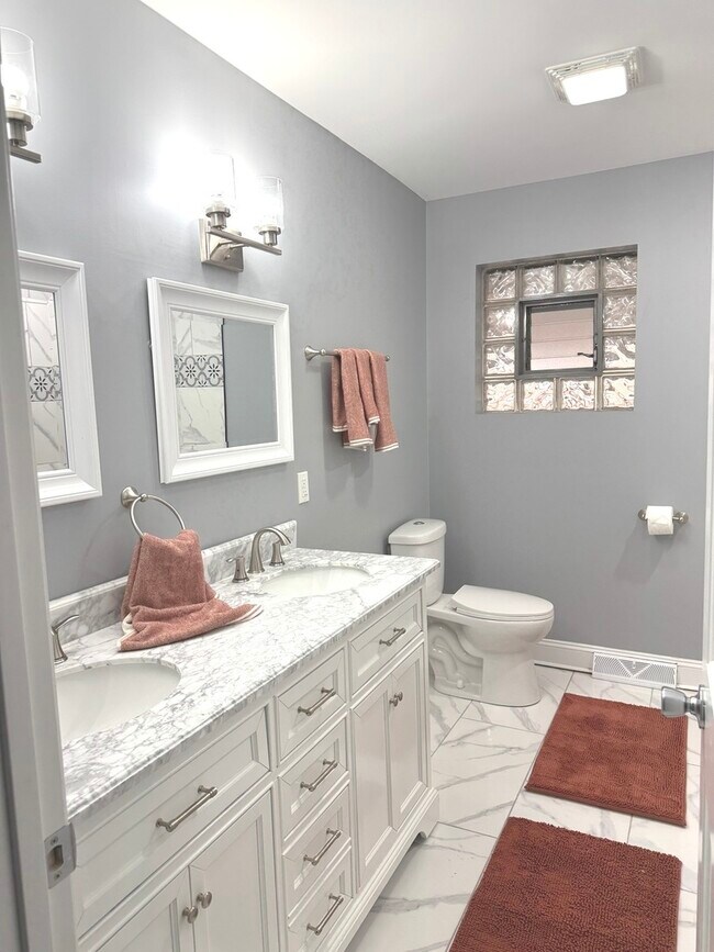 Building Photo - 14900 Evers St