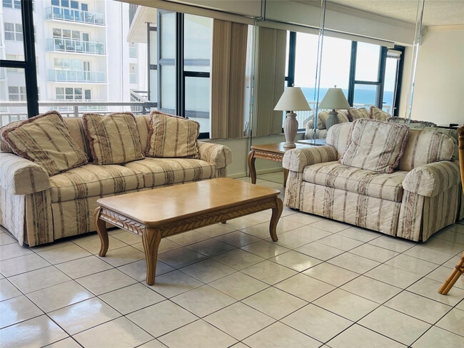 Building Photo - 3800 Galt Ocean Dr