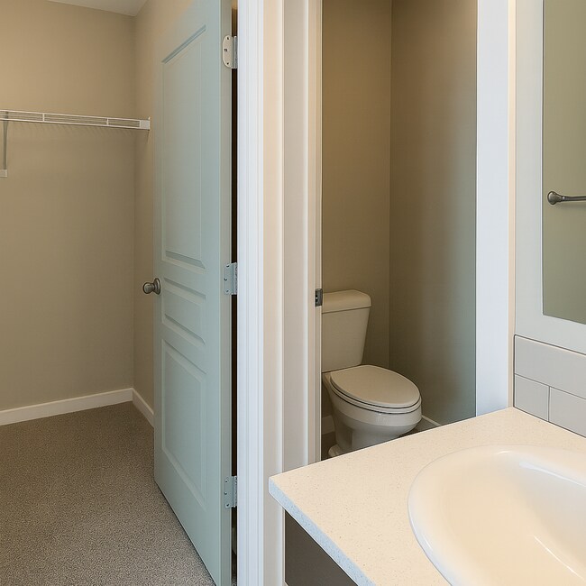 Building Photo - Gorgeous single-level 3x2 with fully fence...