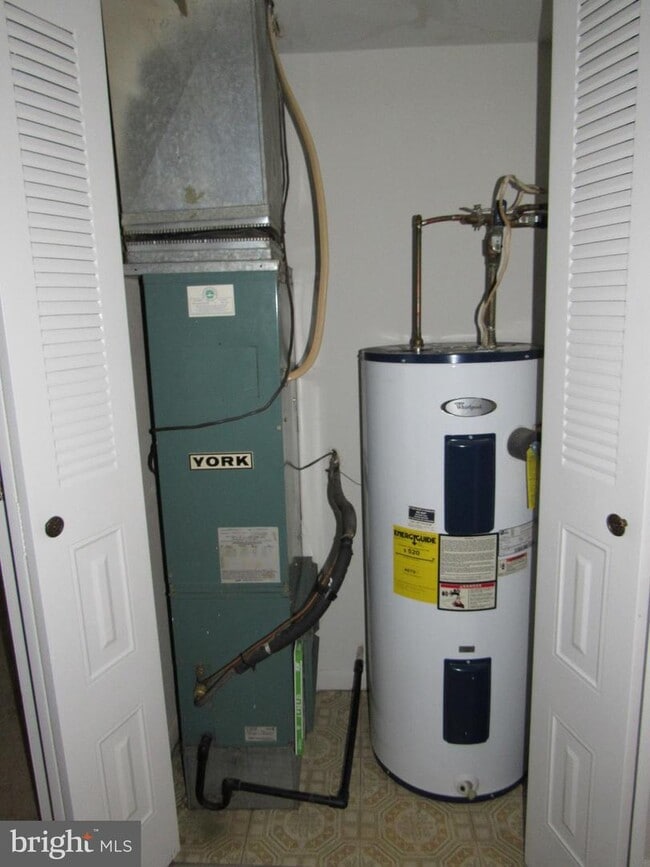 Building Photo - 259 Shirley Dr