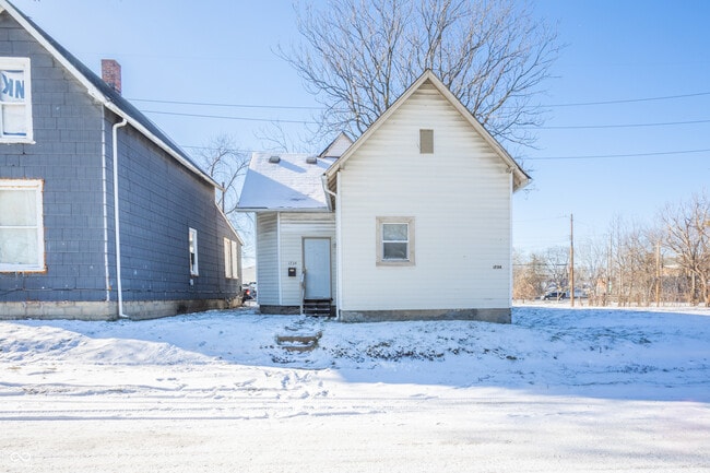 Building Photo - 1734 Olive St