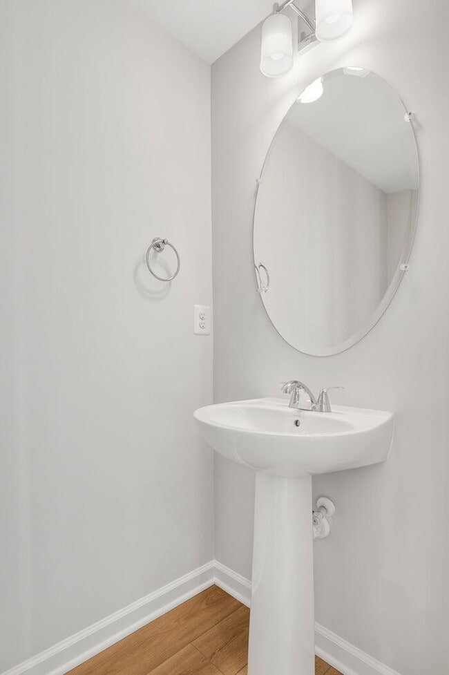 Building Photo - Brand New – 3 Bedroom Unit - Available NOW!