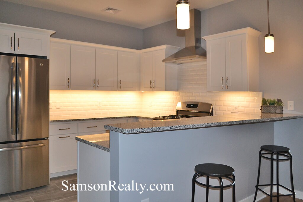 Building Photo - 44 Hospital St