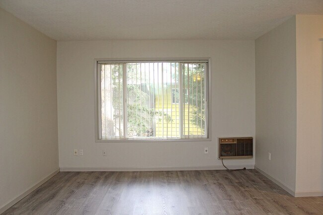 Building Photo - 6755-6755 SW Terri Ct