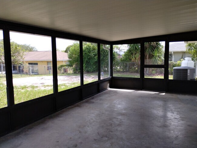 Building Photo - Beautiful 2 Bedroom, 2 Bathroom Home for Rent in Spring Hill, FL!