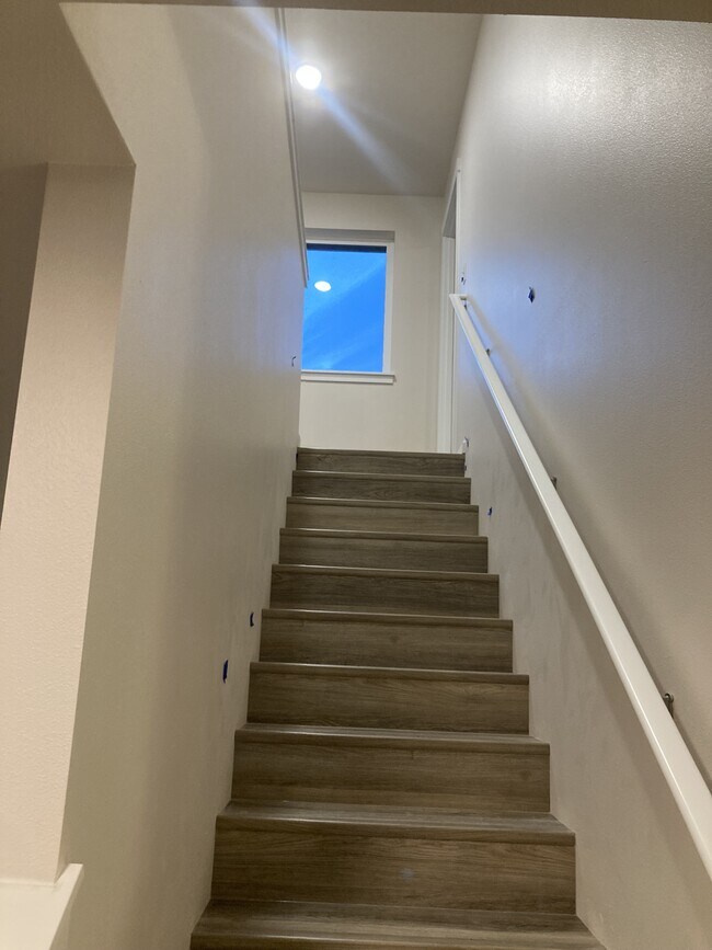 Building Photo - 1812 S 250th St