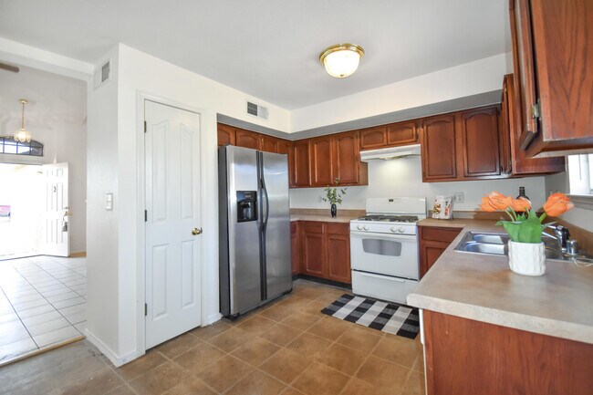 Building Photo - 12161 Sun Bridge Pl