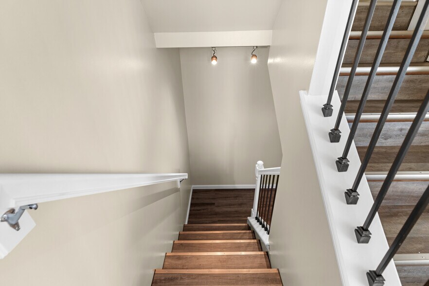 Building Photo - 1304 Mason Grove Dr