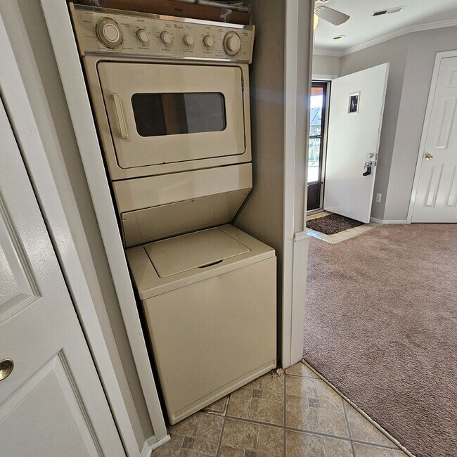 Building Photo - 1 Bedroom, 1 Bathroom Condo, 1st Floor and...