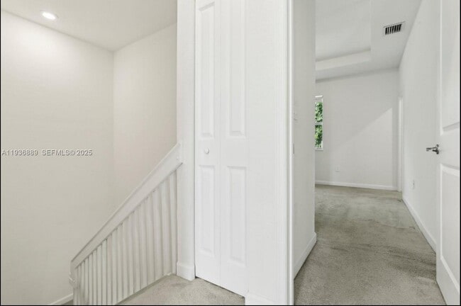 Building Photo - 2645 SE 17th St