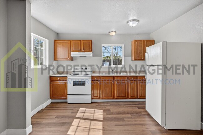 Building Photo - 3647 18th Ave