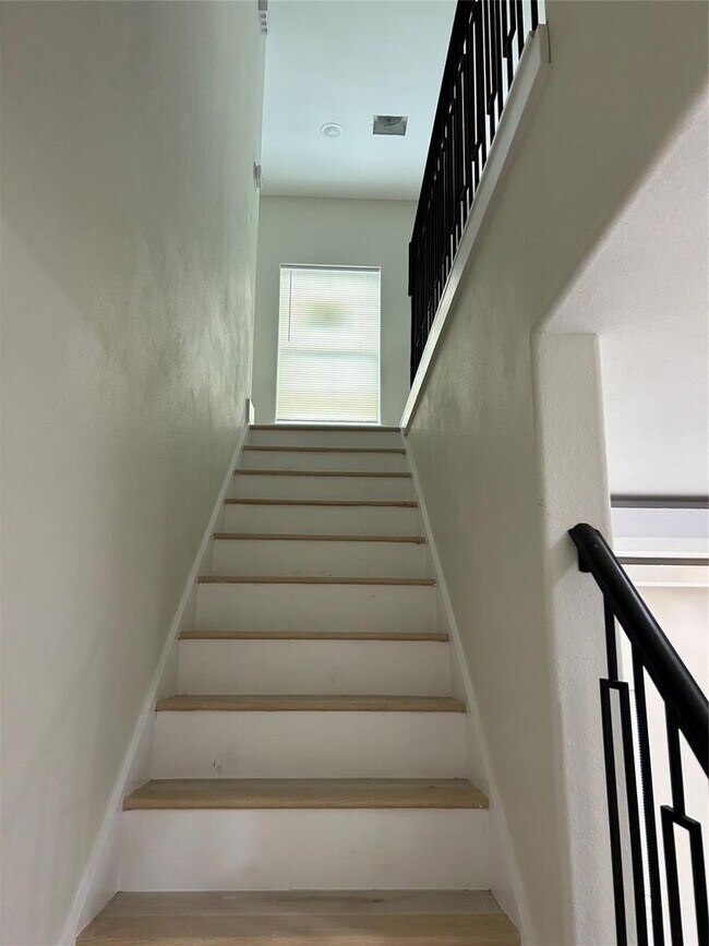 Building Photo - 4429 Sterling St