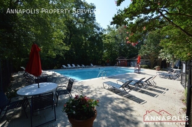 Building Photo - 1121 Lake Heron Dr