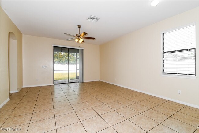 Building Photo - 502 SW 19th Ln