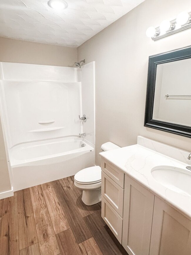 Building Photo - Charming 3 bedroom, 2 bath home in Lenoir ...