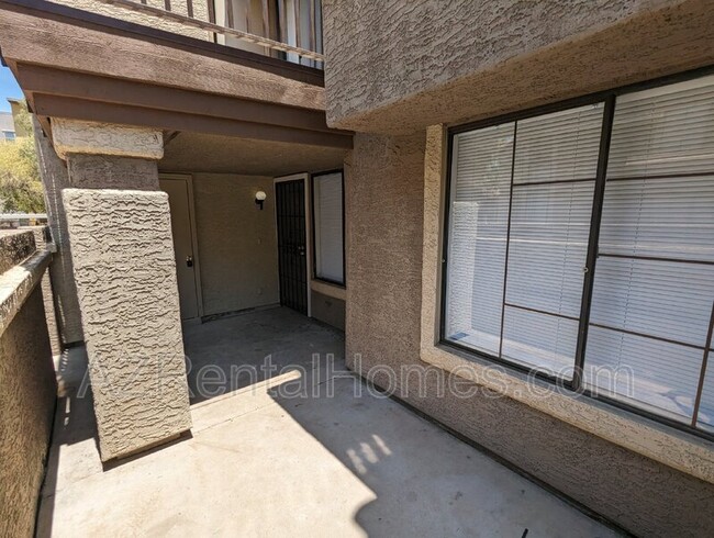 Building Photo - 1905 E University Dr