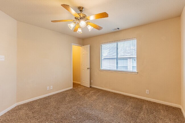 Building Photo - 630 Hookberry Trail